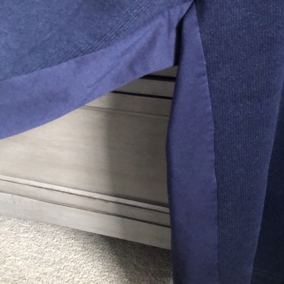 Descente 1/4 zip blue sweater. - Picture 2 of 9